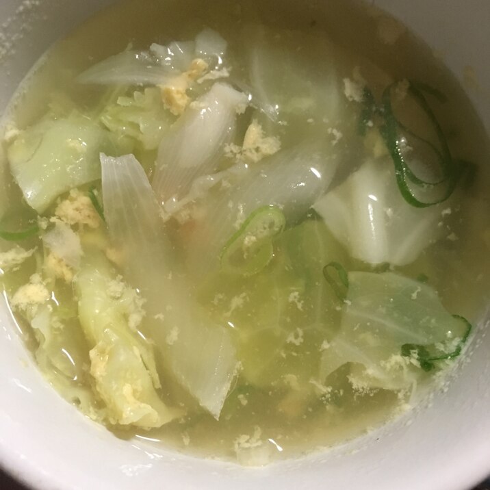 玉ねぎとキャベツの薄味中華風味スープ